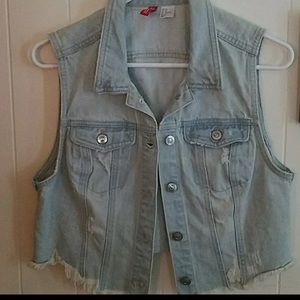 Sleeveless Jean Jacket